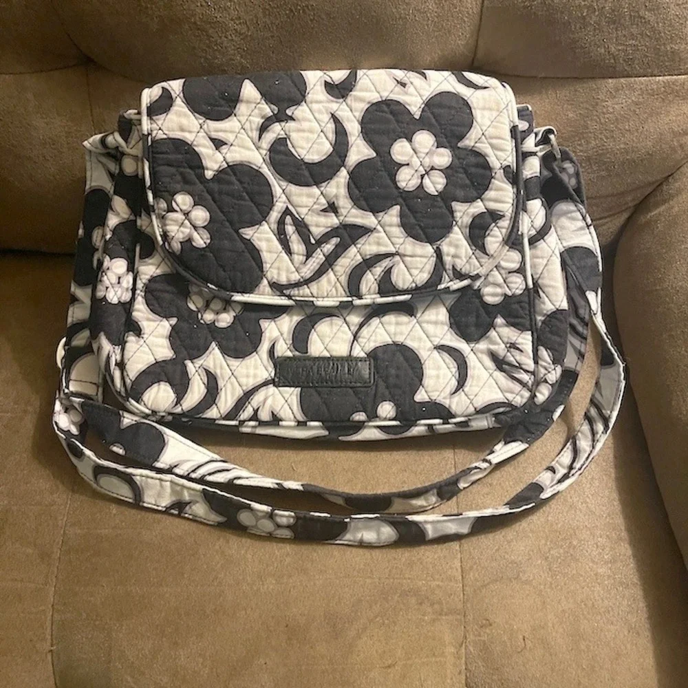 VERA BRADLEY Black‎ & White Shoulder Purse Bag Retired